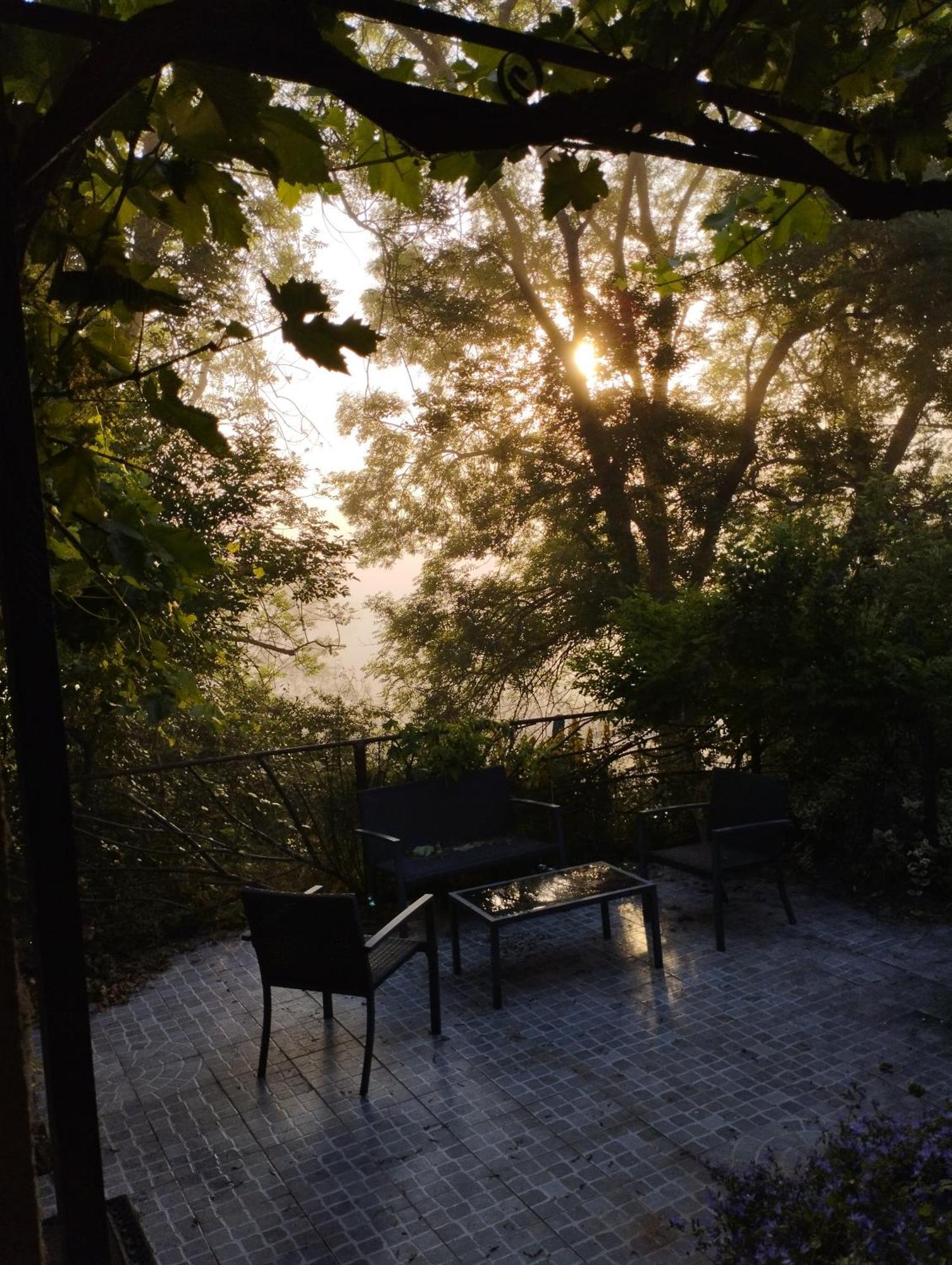 Bed and Breakfast Fenetre Sur Loire Iguerande Esterno foto