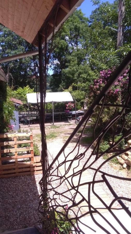 Bed and Breakfast Fenetre Sur Loire Iguerande Esterno foto